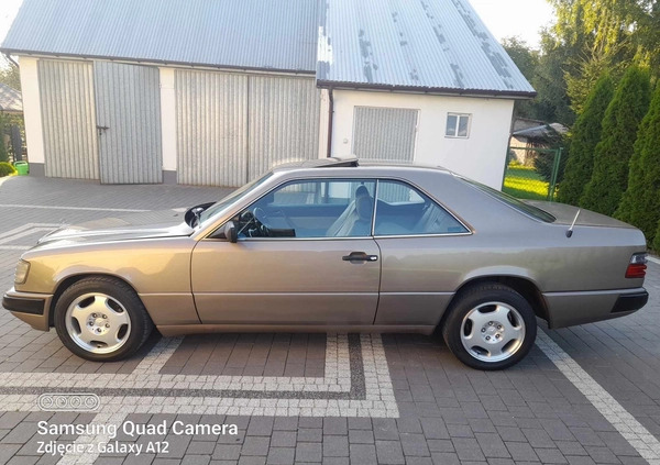 Mercedes-Benz W124 (1984-1993) cena 35900 przebieg: 165000, rok produkcji 1988 z Maków Podhalański małe 92